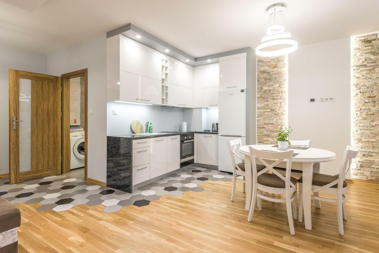 Apartament 48M W Centrum Grojca Grojec  Екстер'єр фото